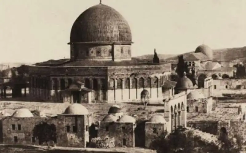 باللغة العربية .. صدور كتاب العمل