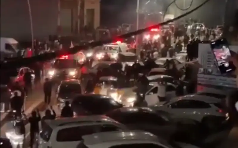 نقل أسير محرر للمستشفى لإصابته بكسر