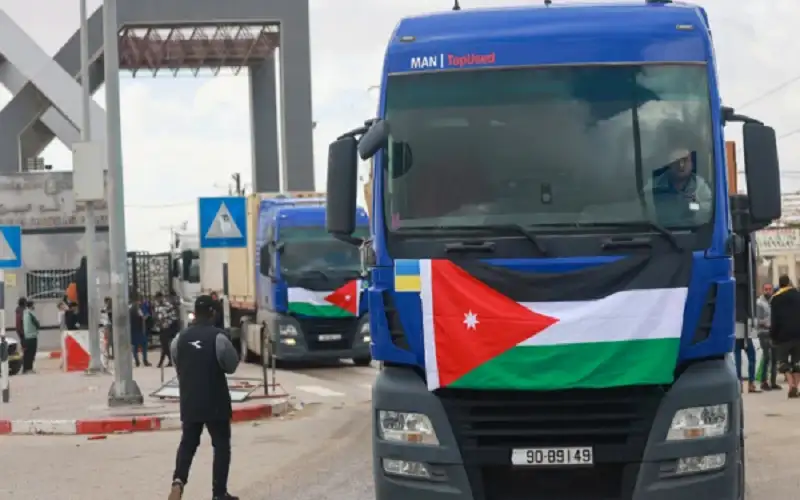 إدخال 15 شاحنة مساعدات للمستشفى الميداني