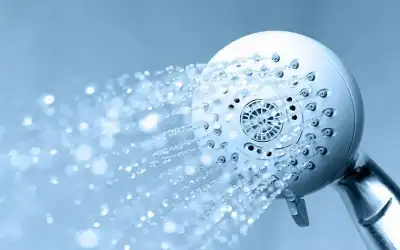 الاستحمام بالماء البارد: فوائد صحية مذهلة