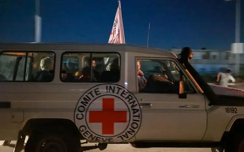 قناة عبرية تكشف أسباب تأخر الإفراج