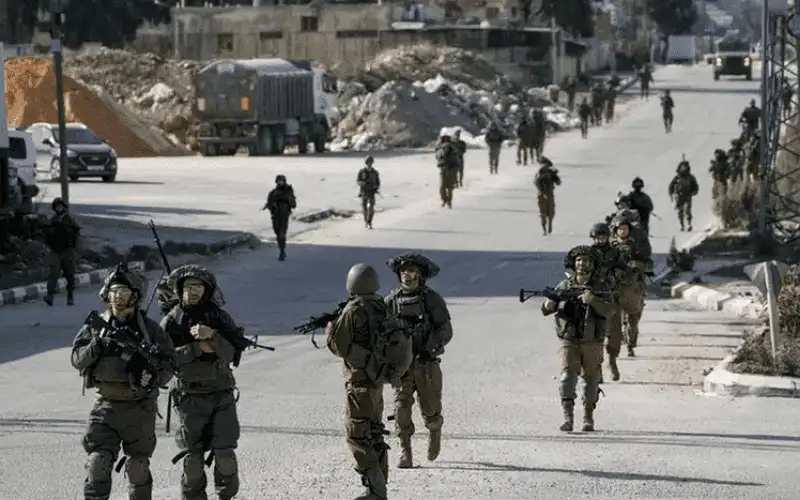 قوات إسرائيلية تقتحم مخيمات في الضفة