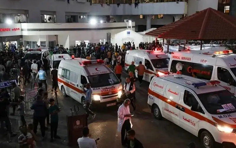 عدد الجرحى الذين ينقلون عبر رفح