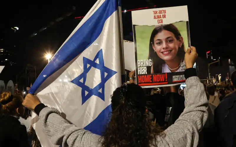 الاحتلال يكشف تفاصيل جديدة عن المحتجزين