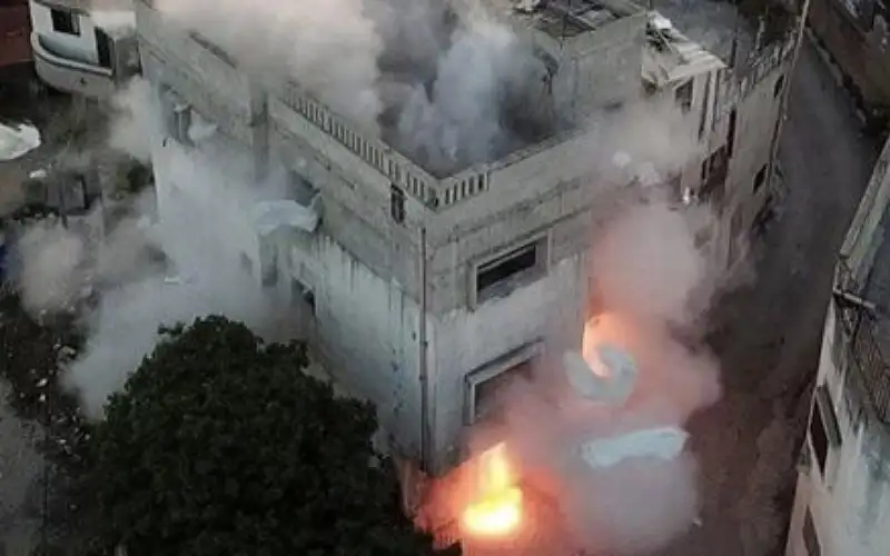 الاحتلال يفجر منزلا غرب رام الله