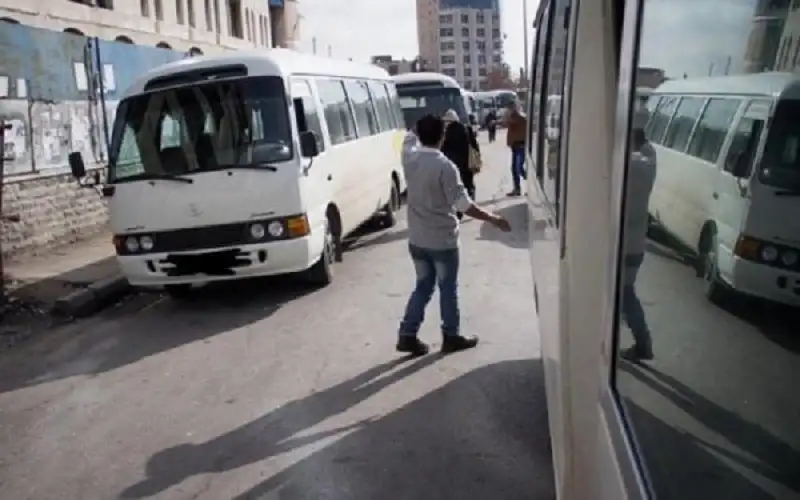 السير: تحميل وتنزيل الركاب عند الأنفاق