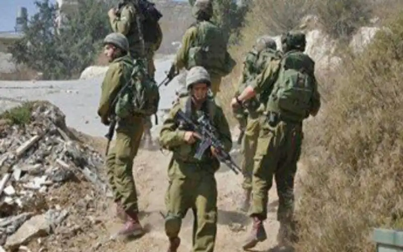 تجدد الاشتباكات وتبادل إطلاق النار بمخيم