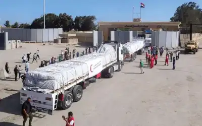 دخول 242 شاحنة من المساعدات الإنسانية