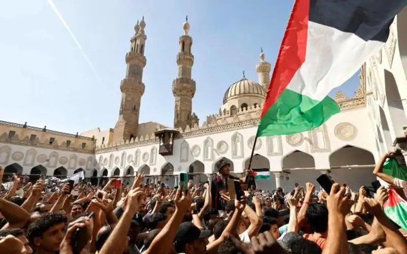 الأزهر يدعو لتكثيف الجهود لإنهاء العدوان
