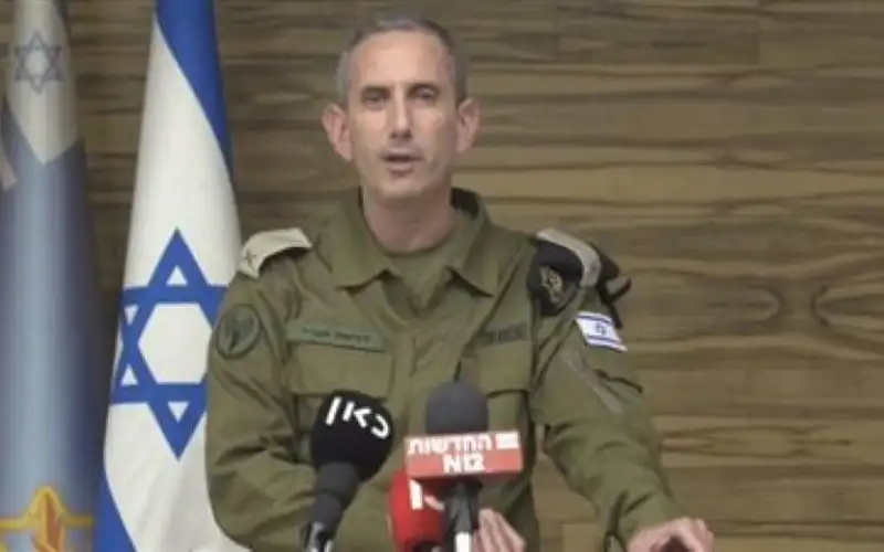 الاحتلال: لا يزال هناك 159 شخصا