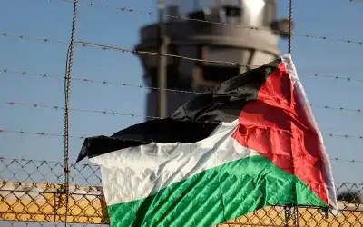 اعلام عبري: إطلاق الدفعة السادسة من