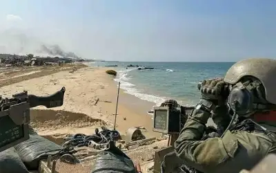 زوارق إسرائيلية تقصف ساحل خان يونس