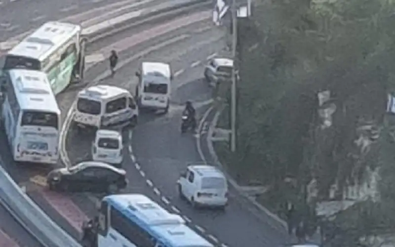 3 قتلى وإصابات خطيرة بعملية إطلاق