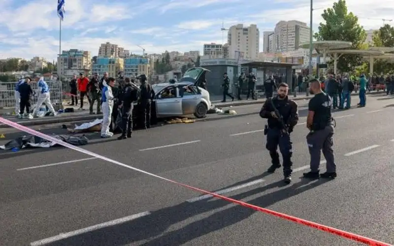 نتنياهو يوعز بهدم منازل عائلات منفذي