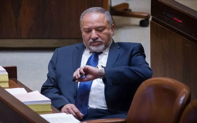 ليبرمان يطالب بسيطرة الأردن على الضفة