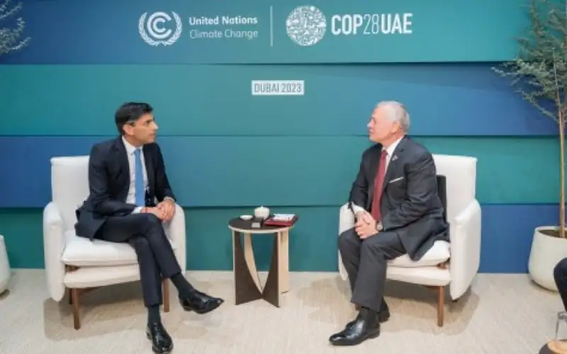 الملك يحذر خلال لقائه برئيس وزراء