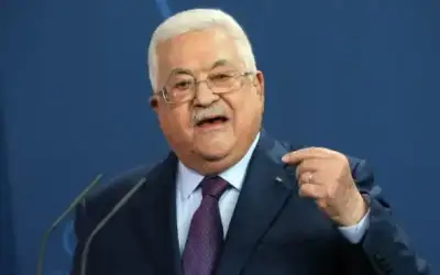 عباس يبحث مع مدعي الجنائية الدولية