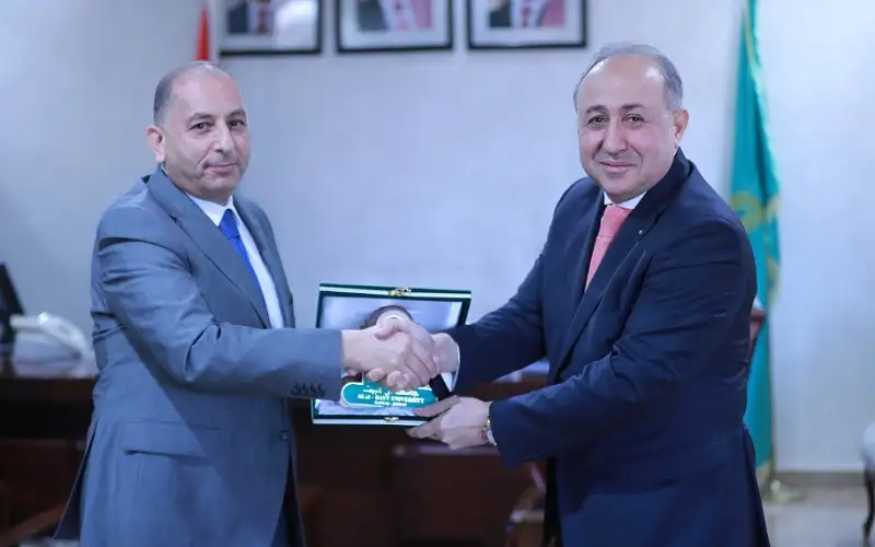 رئيس جامعة آل البيت يستقبل القنصل