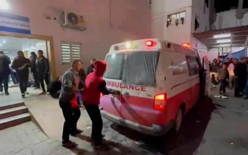 عشرات الشهداء والجرحى في قصف على