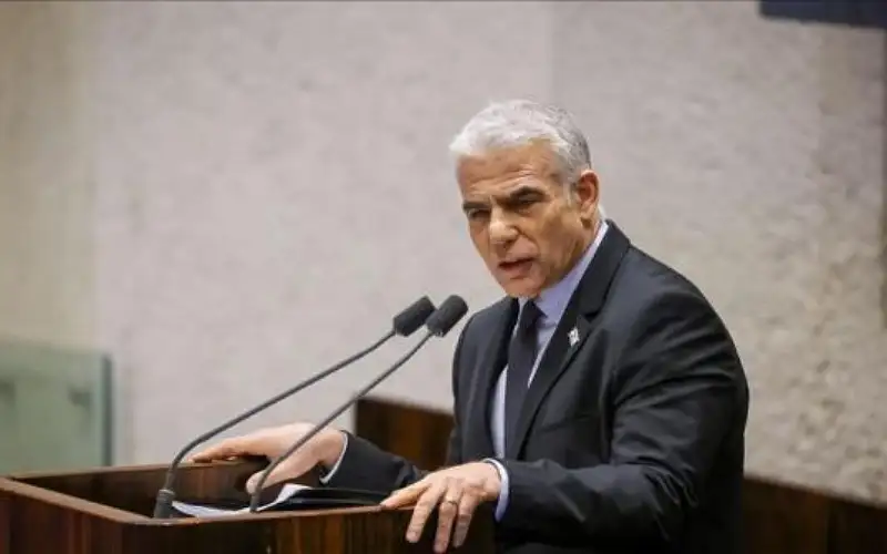 لابيد يتهم نتنياهو بأكبر كارثة حلت