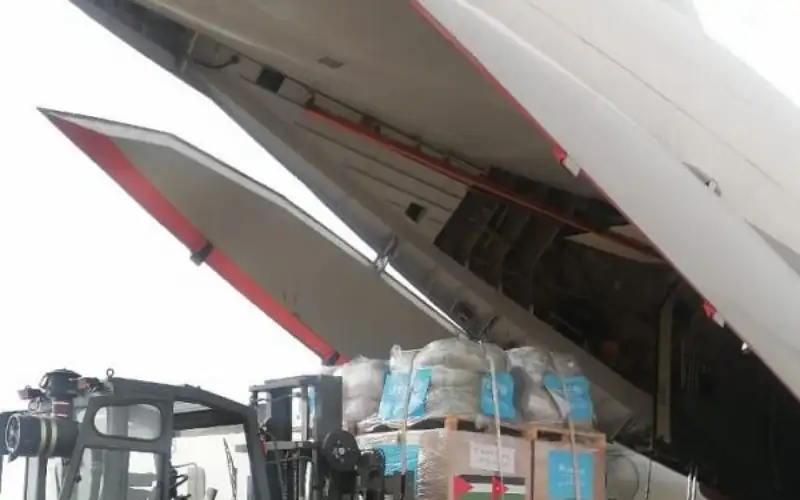 وصول طائرة مساعدات أردنية مخصصة لغزة