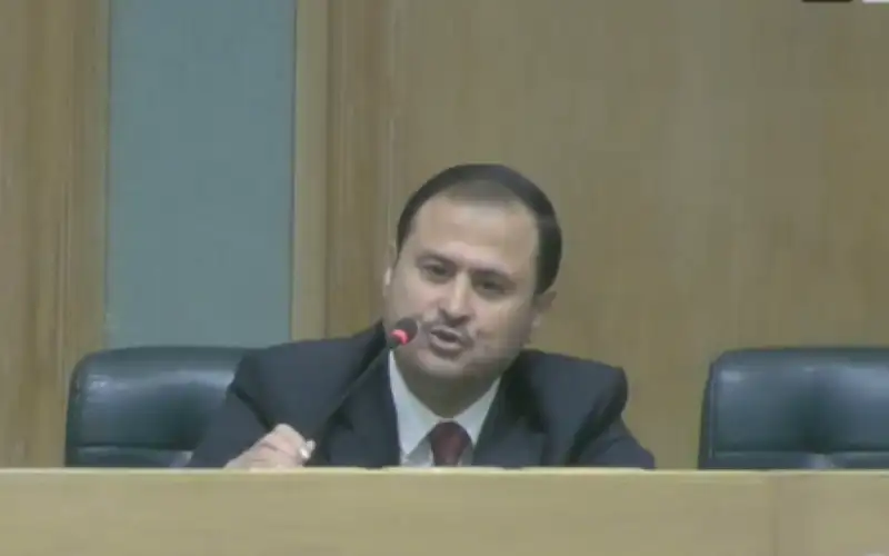 المومني يحذر: تعديلات صندوق دعم الطالب