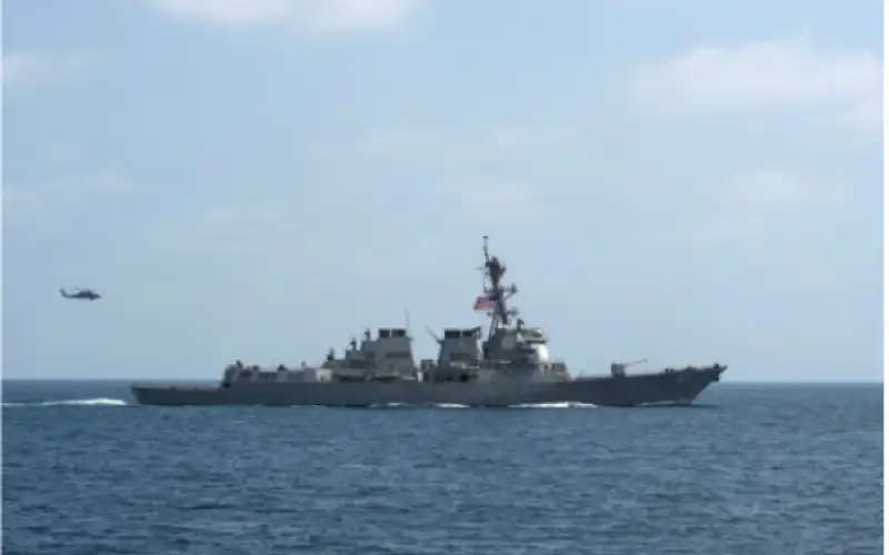 مسؤول بالبنتاغون: مدمرة أميركية أسقطت مسيرة