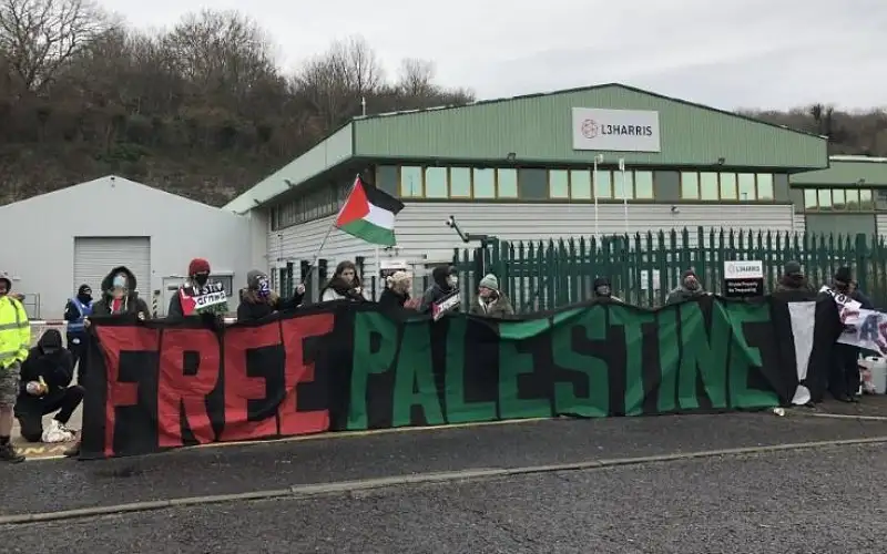 وقفة احتجاجية بريطانية لإغلاق مداخل شركات