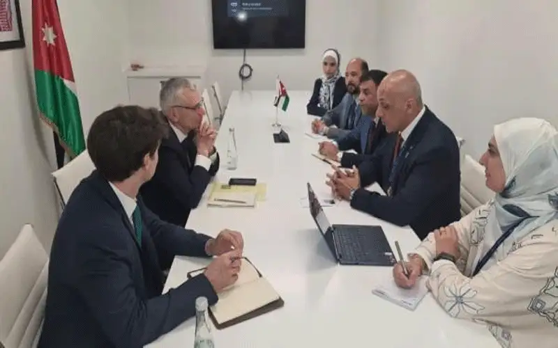 وزير البيئة يلتقي الأمين التنفيذي بالوكالة
