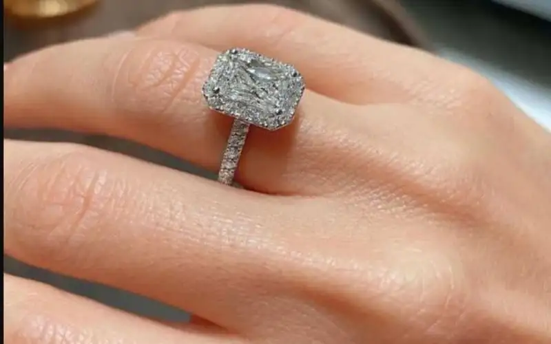 باريس .. العثور على خاتم ألماس