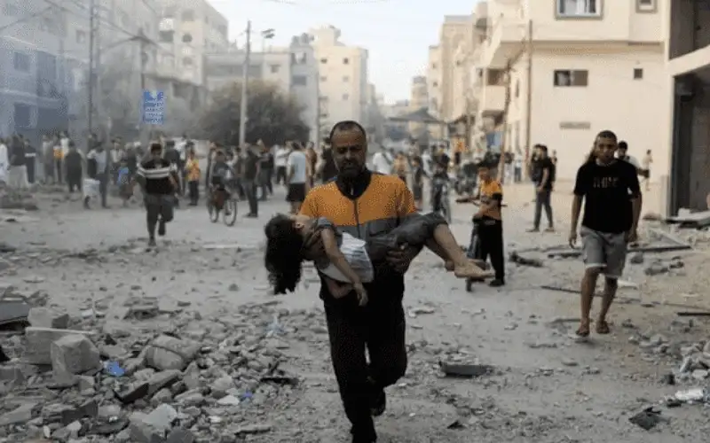 11 شهيدا أغلبهم أطفال في قصف