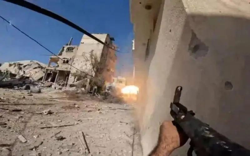 القسام تستهدف دبابتي ميركفاه شمال خانيونس