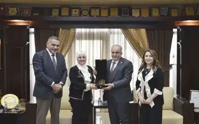 رئيس جامعة عمان الأهلية يستقبل العين