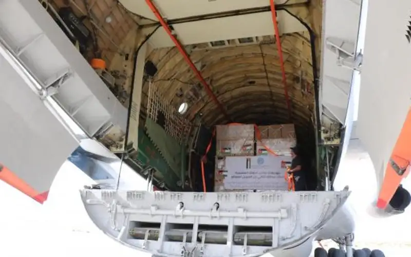 طائرة مساعدات أردنية محملة بالملابس في