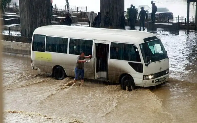 السير: تعطل إشارة العساف وارتفاع منسوب
