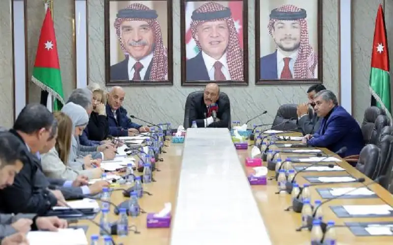 مشتركة نيابية تواصل مناقشة معدل الحصول