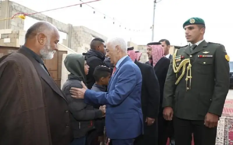 مندوبا عن الملك وولي العهد ..
