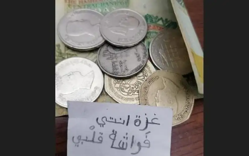 طفلة اردنية تدخر مصروفها لاجل غزة