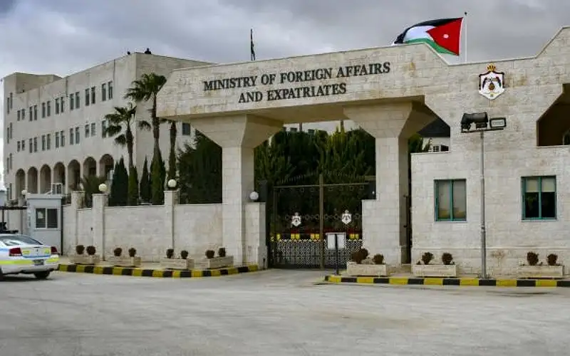 الخارجية: سنجلي 92 أردنيا من غزة