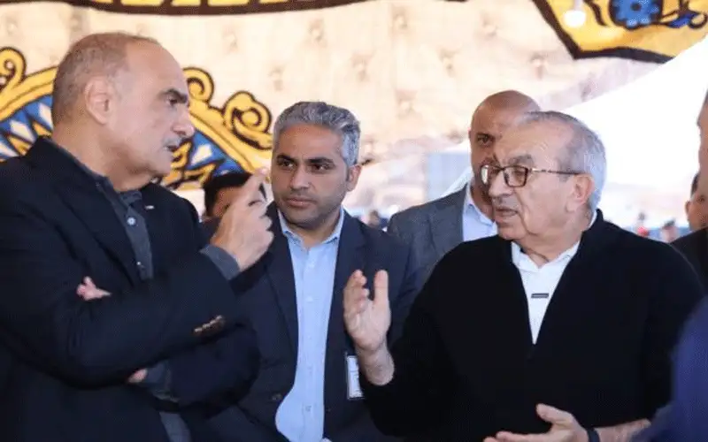 الخصاونة يفتتح طريق العقبة الخلفي ..