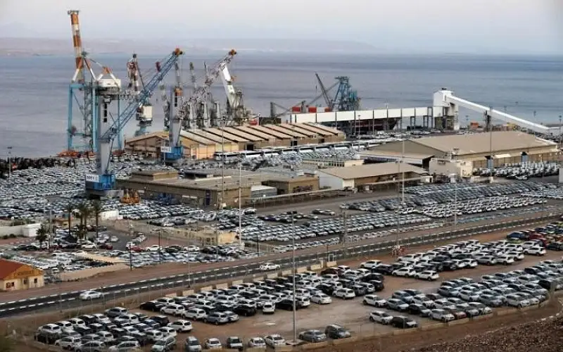 أكسيوس: توقف شبه كامل لوصول السفن