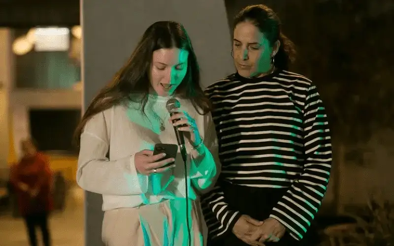 محتجزة إسرائيلية سابقة: حماس علمت ابني