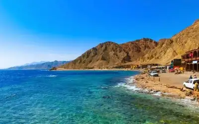 مصر.. إسقاط جسم طائر قبالة ساحل