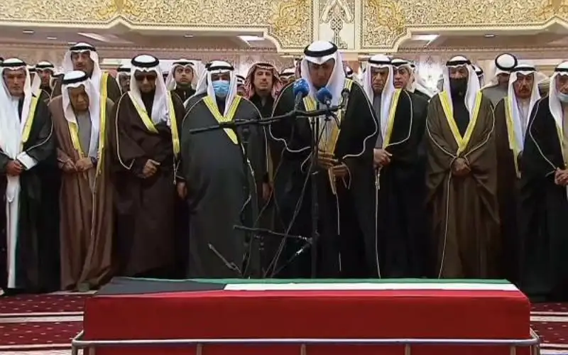 جثمان أمير الكويت الراحل يوارى الثرى