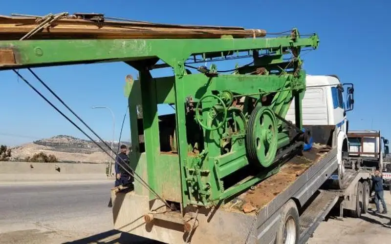 ضبط حفارة مخالفة في الشونة الجنوبية