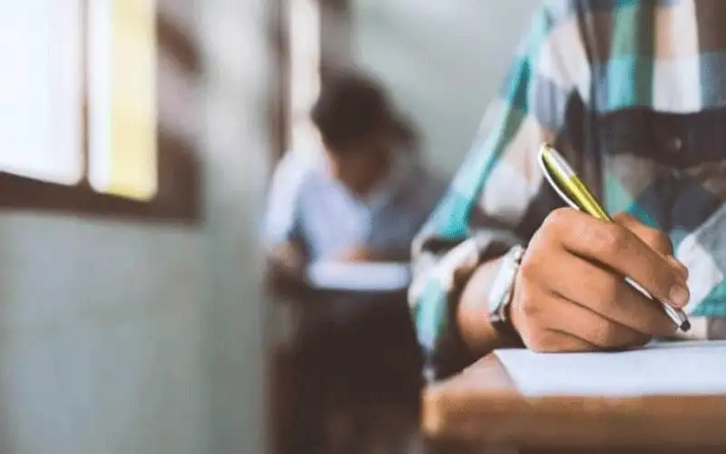 توجه لإطلاق تطبيق بنك أسئلة التوجيهي