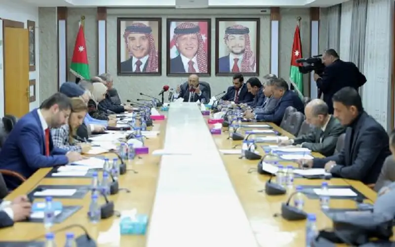 مشتركة نيابية تواصل مناقشة معدل الحصول