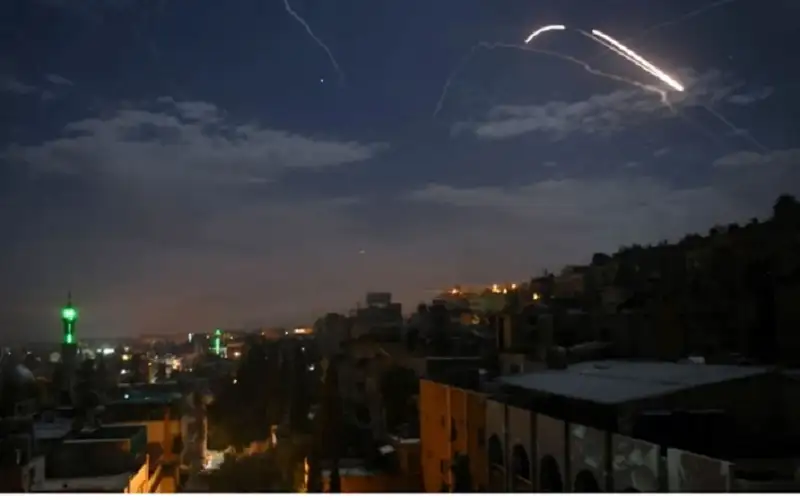 الدفاعات الجوية السورية تتصدى لعدوان إسرائيلي