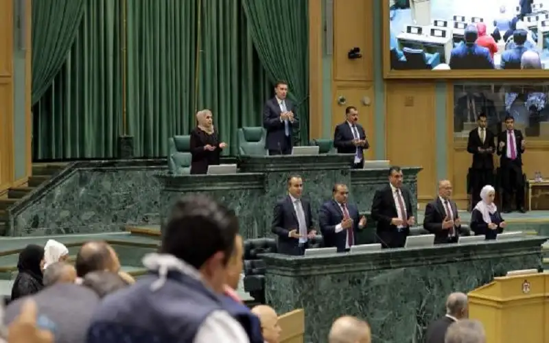 النواب يقرؤون الفاتحة على روح الشيخ