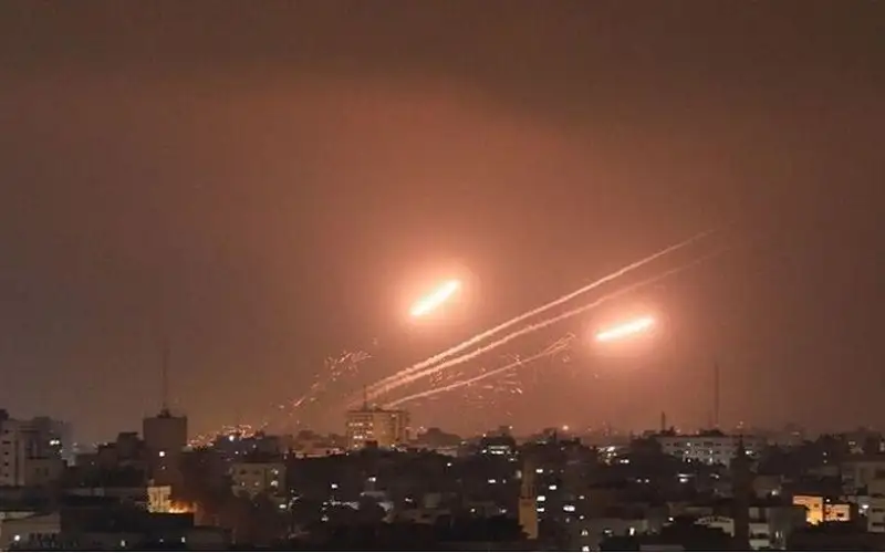 رصد إطلاق صواريخ من سوريا باتجاه